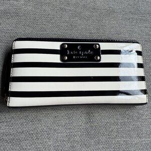 Kate Spade Zippered Wallet Black Cream Wellesley Patent Stripes